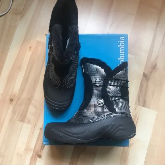 Columbia Silver & Black Slip On Winter Boots 9.5 - Picture 11 of 11